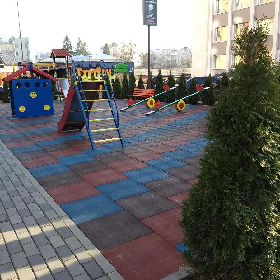 Новобудова Центр Διαμέρισμα Lutsʼk Εξωτερικό φωτογραφία
